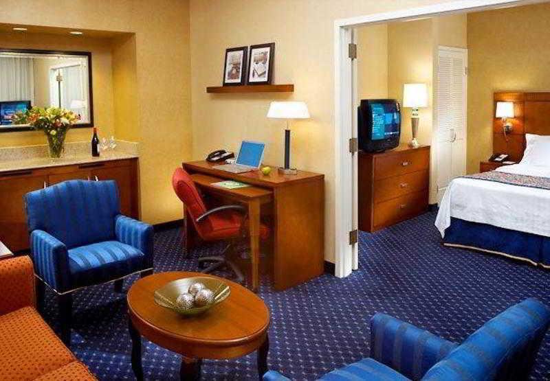Comfort Inn & Suites Arlington Heights - Buffalo Grove Rum bild